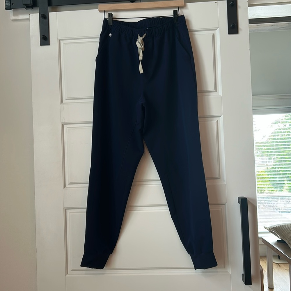 FIGS Scrubs Tansen Jogger Scrub Pants Men's Size Medium    Great condition Navy